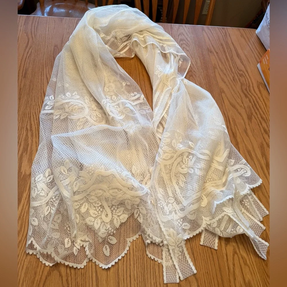 Elegant Vintage White Lace Curtain